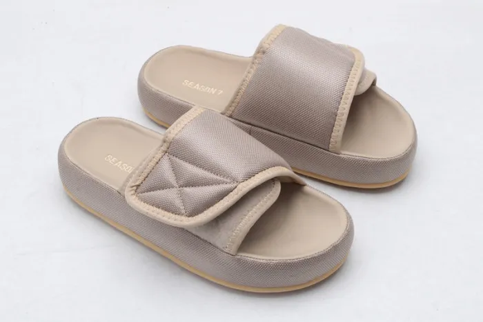 Reps yeezy sandal6 0122