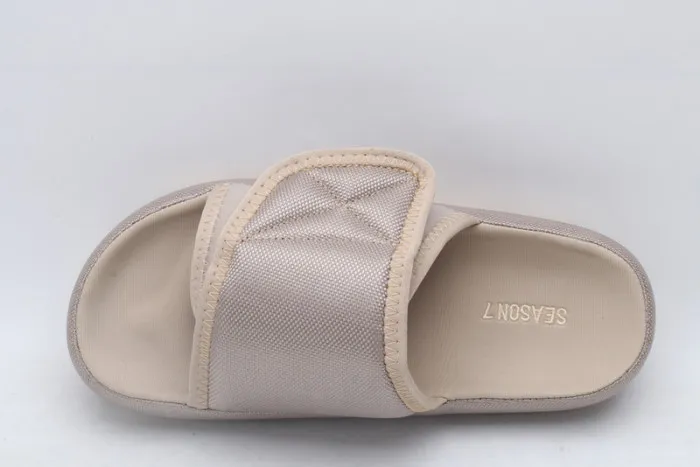 Reps yeezy sandal6 0122