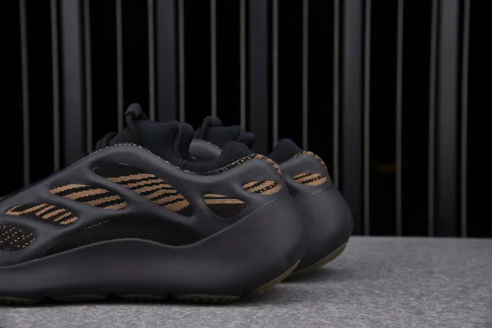 Cheap ad*s yeezy 700 v3 “eremiel” gy0189 0202